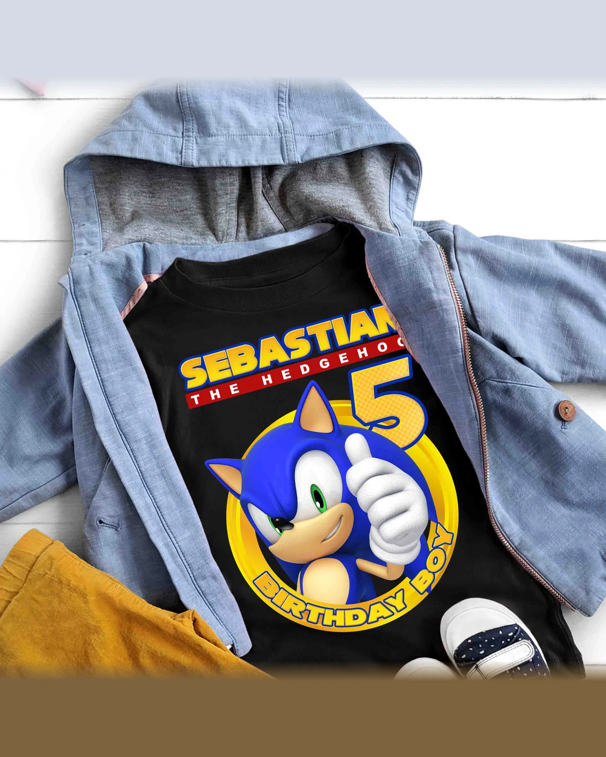 Sonic Thumbs Up Birthday T-Shirt with Custom Name and Age