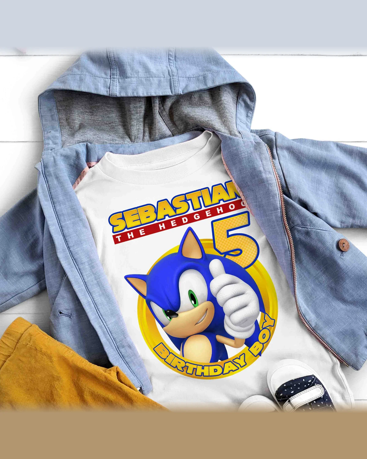 Sonic Thumbs Up Birthday T-Shirt with Custom Name and Age